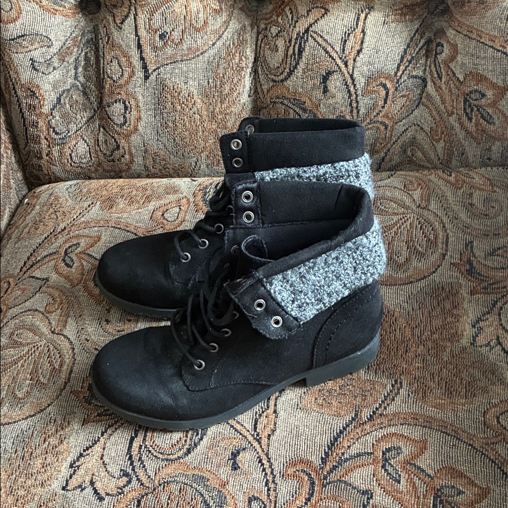 Arizona Jean Company Black and Gray Combat Boots